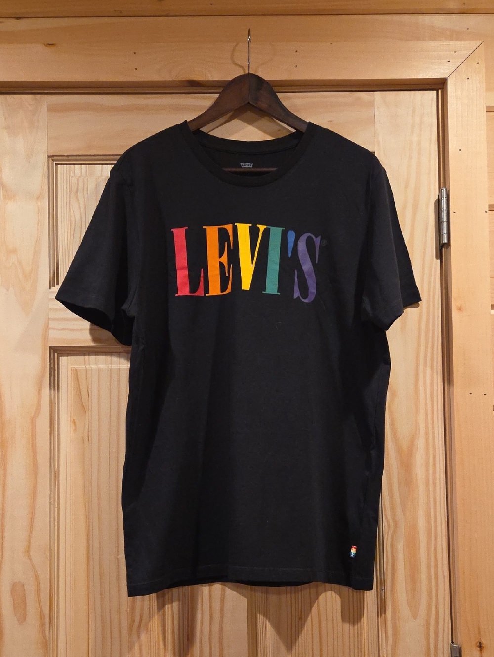 levi's|lightweight pride tee|large